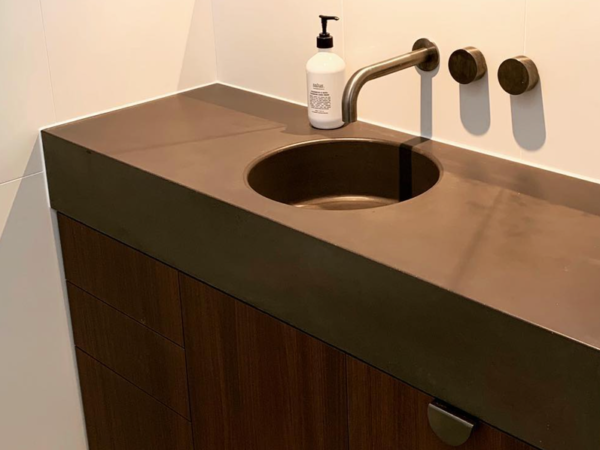 Orbit Vanity – Round Integrated Basin