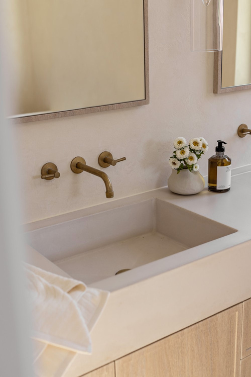 Linear Concrete Vanity - Image 4