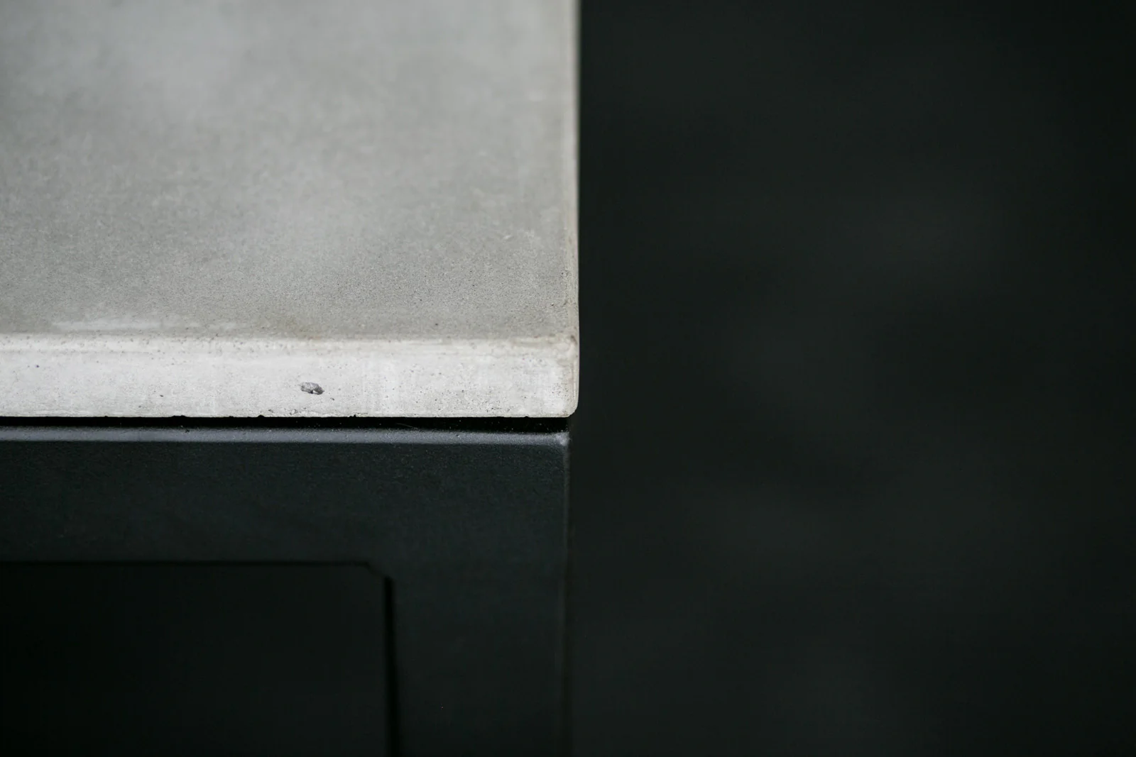 Spectre Desk - Image 3