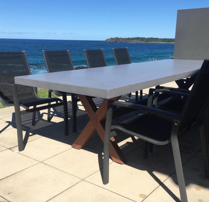 Gloucester Dining Table